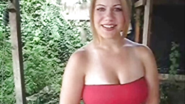 ມະນຸດຕ່າງດາວ Busty ມັກຮ່ວມເພດທາງຮູທະວານ