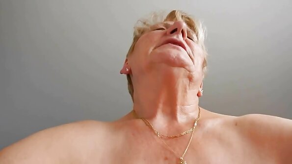 ແມ່ຍິງ slutty ໄດ້ fucked ຈາກທາງຫລັງ